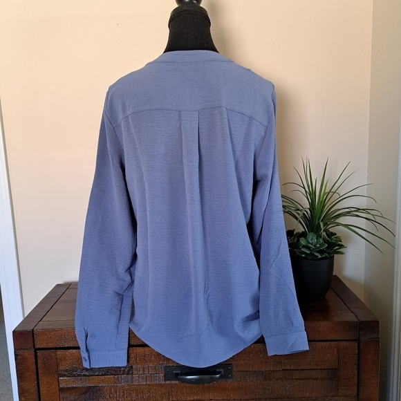 Dalia Blouse Women's Long Sleeved Blue Pull Over V-Neck Shirt Various Sizes - Picture 4 of 10